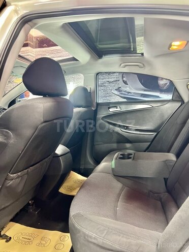 Hyundai Sonata-13