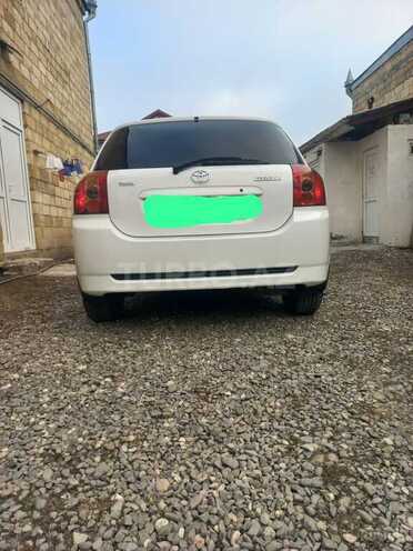 Toyota Corolla 2004, 213,000 km - 1.4 l - Quba
