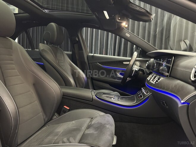 Mercedes E 300 de-13
