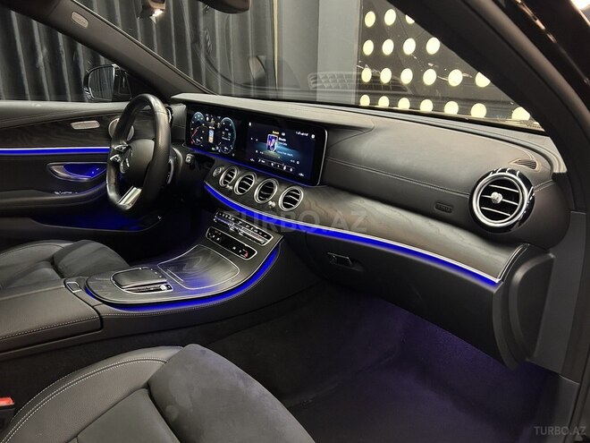 Mercedes E 300 de-12