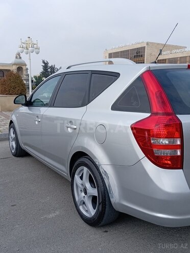 Kia Ceed 2008, 220,000 km - 1.4 l - Ucar