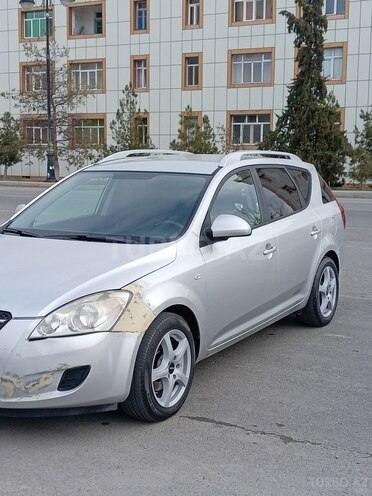Kia Ceed 2008, 220,000 km - 1.4 l - Ucar