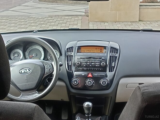 Kia Ceed 2008, 220,000 km - 1.4 l - Ucar