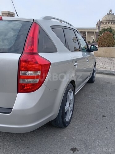 Kia Ceed 2008, 220,000 km - 1.4 l - Ucar