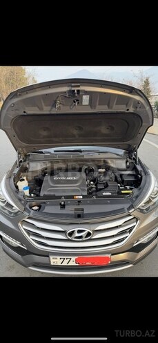 Hyundai Santa Fe-12