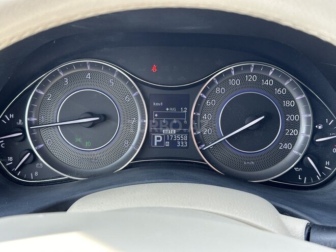 Infiniti QX56-12