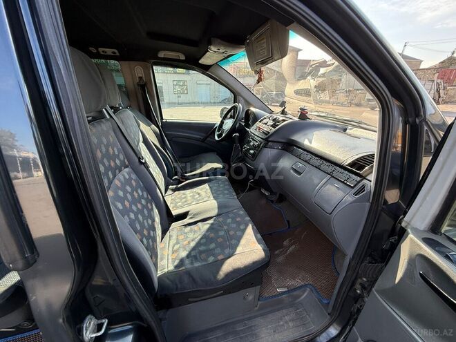 Mercedes Viano-8