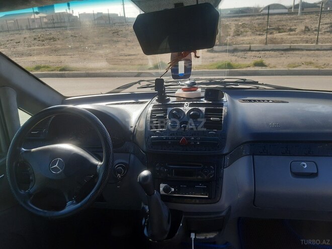 Mercedes Viano-7