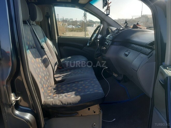 Mercedes Viano-5