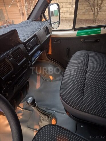 GAZ 3302-744 2002, 286,685 km - 2.4 l - Saatlı