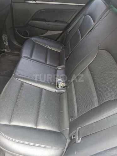 Hyundai Avante 2018, 680,000 km - 1.6 l - Bakı
