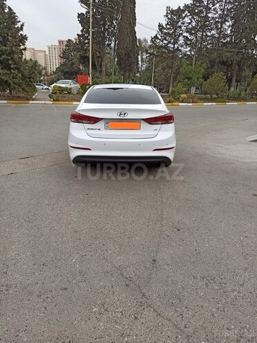 Hyundai Avante 2018, 680,000 km - 1.6 l - Bakı