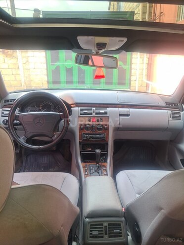 Mercedes E 240 1998, 265,343 km - 2.4 l - Bakı