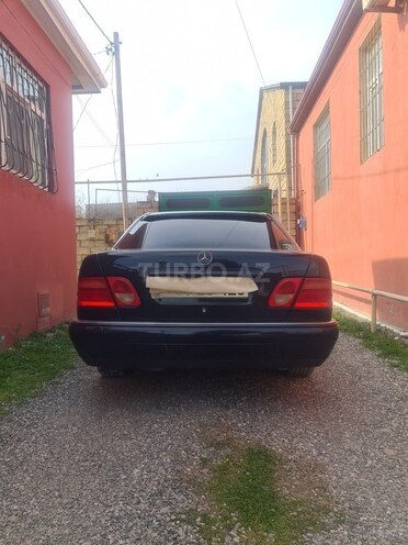 Mercedes E 240 1998, 265,343 km - 2.4 l - Bakı