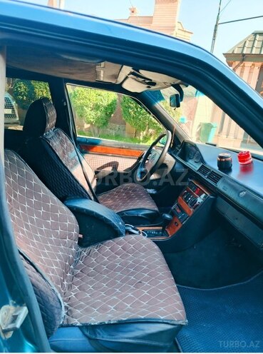 Mercedes E 250 1995, 314,000 km - 2.5 l - Bakı