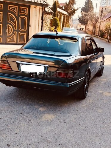 Mercedes E 250 1995, 314,000 km - 2.5 l - Bakı