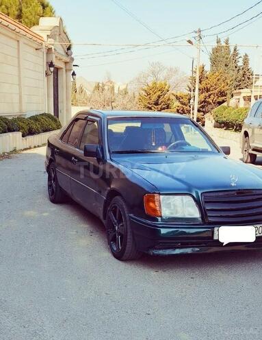 Mercedes E 250 1995, 314,000 km - 2.5 l - Bakı