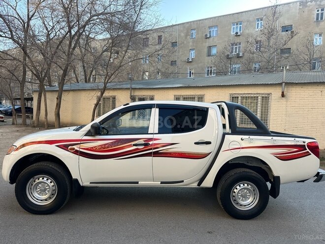 Mitsubishi L200 2008, 275,000 km - 2.5 l - Bakı
