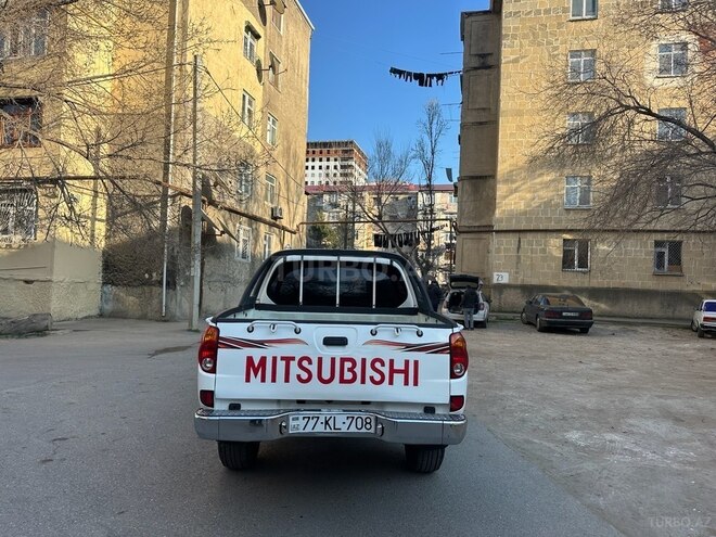 Mitsubishi L200 2008, 275,000 km - 2.5 l - Bakı