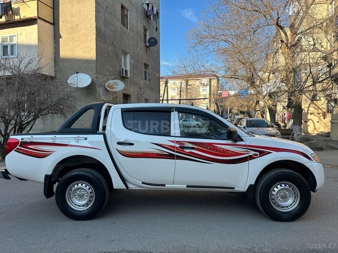 Mitsubishi L200 2008, 275,000 km - 2.5 l - Bakı