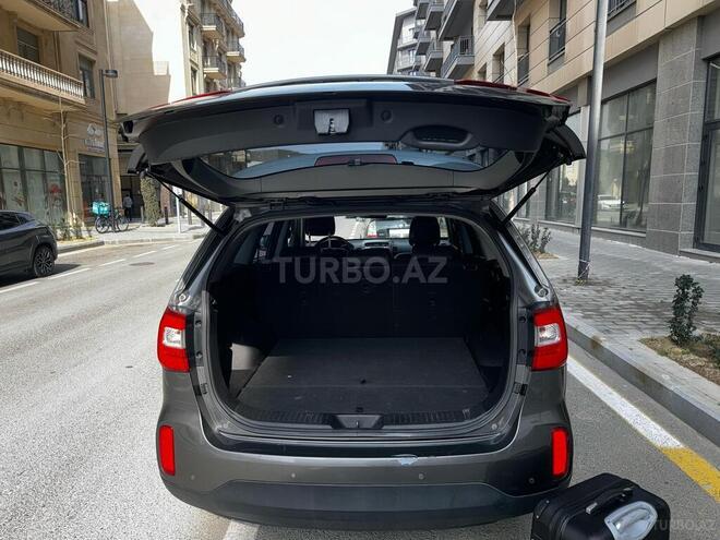 Kia Sorento-12