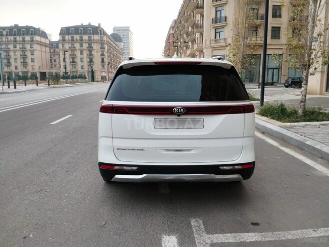Kia Carnival-5