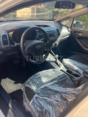 Kia Cerato-10
