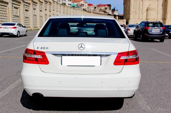 Mercedes E 200 2011, 196,125 km - 1.8 l - Bakı