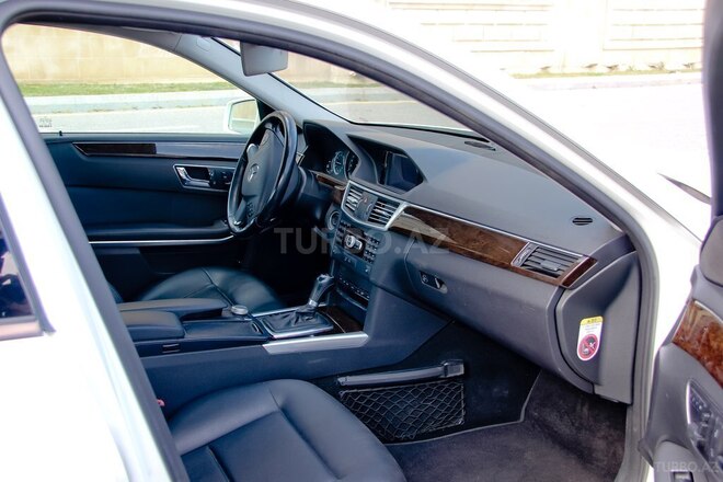 Mercedes E 200 2011, 196,125 km - 1.8 l - Bakı