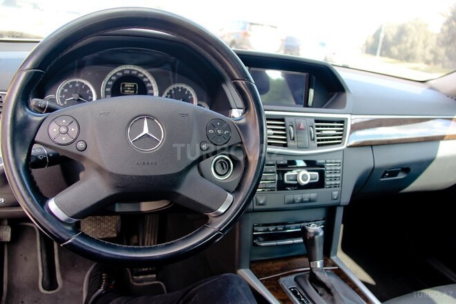 Mercedes E 200 2011, 196,125 km - 1.8 l - Bakı