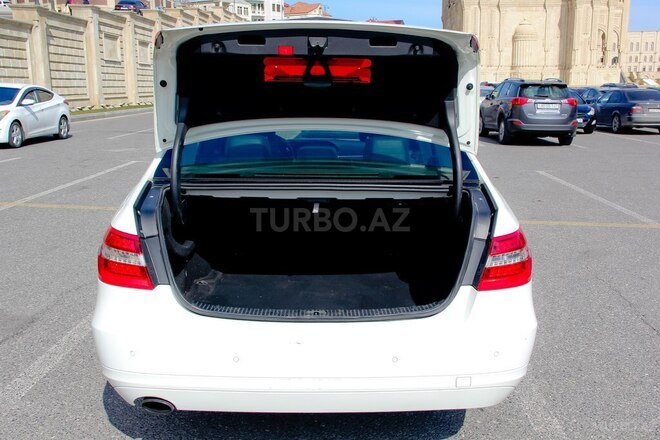 Mercedes E 200 2011, 196,125 km - 1.8 l - Bakı