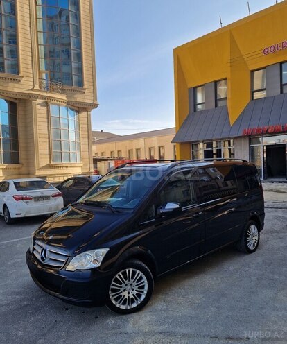 Mercedes Viano-4