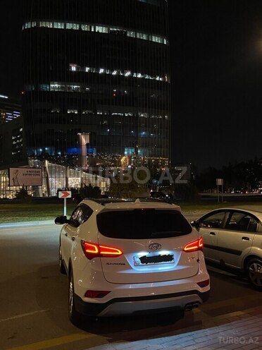 Hyundai Santa Fe-5