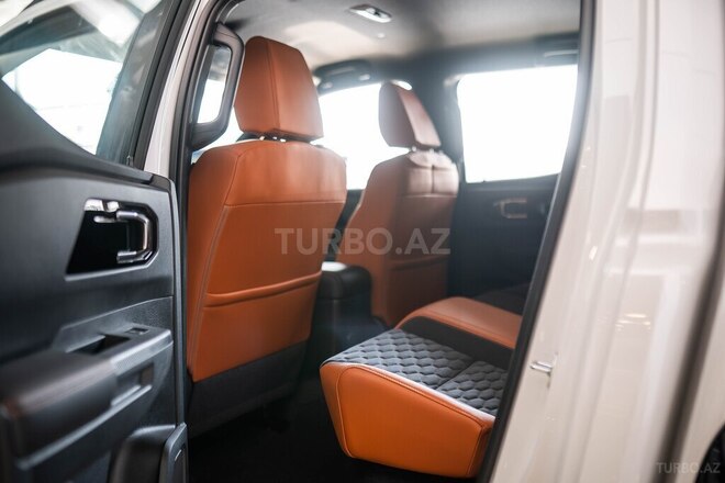 Mitsubishi L200-13