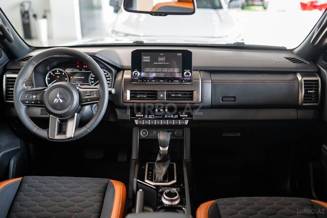 Mitsubishi L200-16