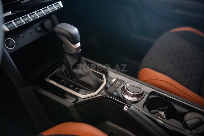 Mitsubishi L200-11