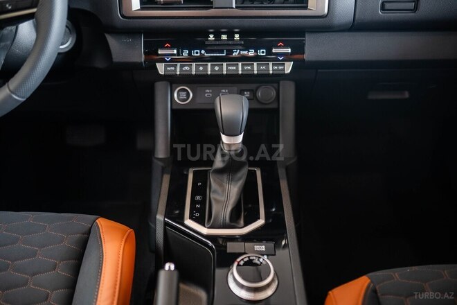 Mitsubishi L200-14