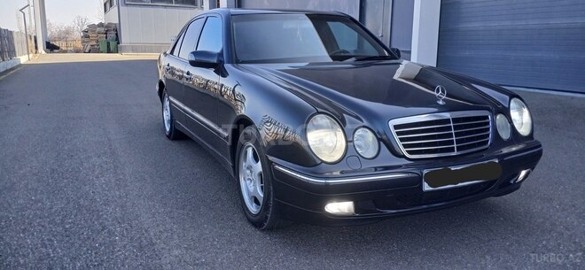 Mercedes E 240 2000, 325,678 km - 2.4 l - Tovuz