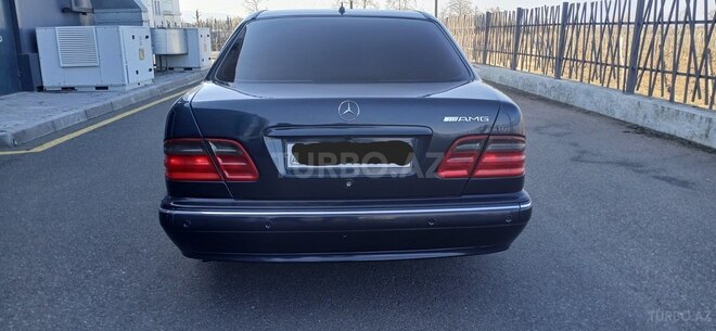 Mercedes E 240 2000, 325,678 km - 2.4 l - Tovuz