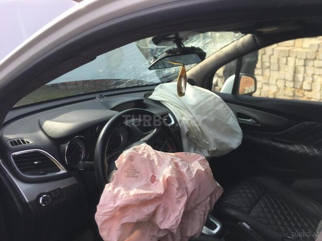 Opel Mokka 2016, 119,000 km - 1.4 л - Salyan