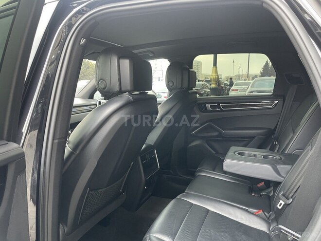 Porsche Cayenne S-19