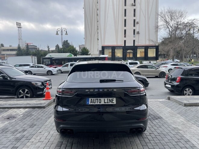 Porsche Cayenne S-9