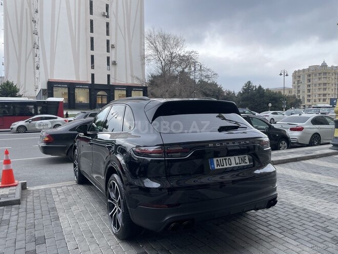 Porsche Cayenne S-8