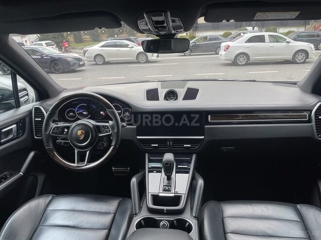 Porsche Cayenne S-11