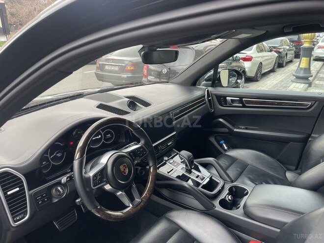 Porsche Cayenne S-12