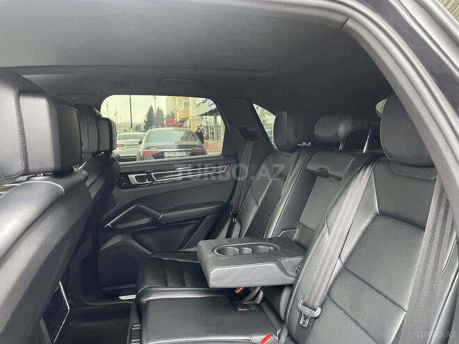 Porsche Cayenne S-18