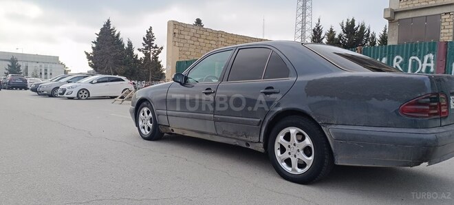 Mercedes E 220 d 1999, 322,413 km - 2.2 л - Sumqayıt