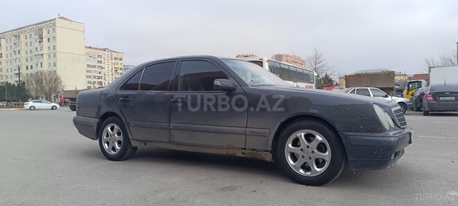 Mercedes E 220 d 1999, 322,413 km - 2.2 л - Sumqayıt