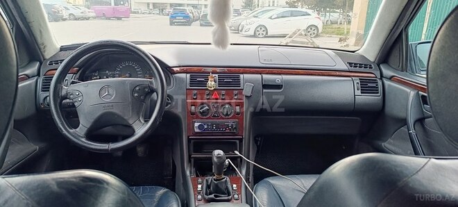 Mercedes E 220 d 1999, 322,413 km - 2.2 л - Sumqayıt
