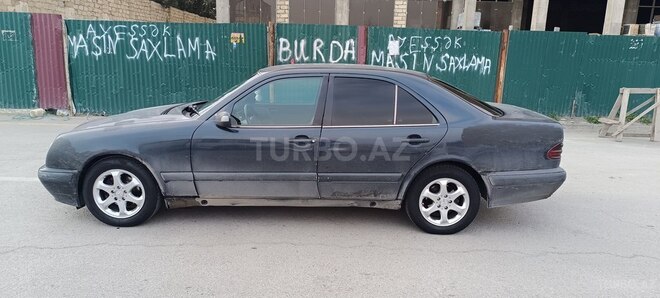 Mercedes E 220 d 1999, 322,413 km - 2.2 л - Sumqayıt